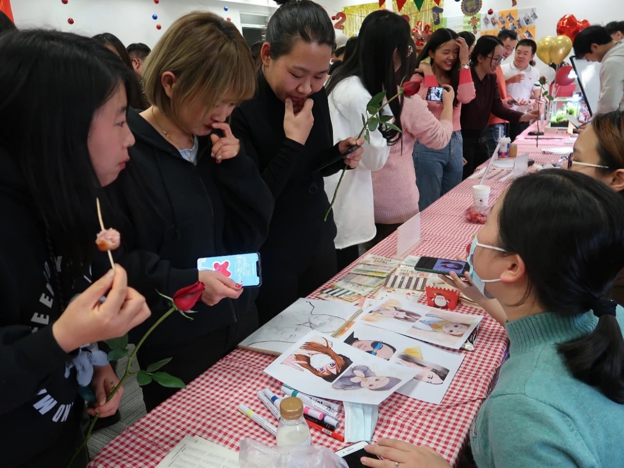 A Happy and Successful 2020 Cango Chairy Bazaar Celebrating Christmas and New Year A Happy and Successful 2020 Cango Chairy Bazaar Celebrating Christmas and New Year