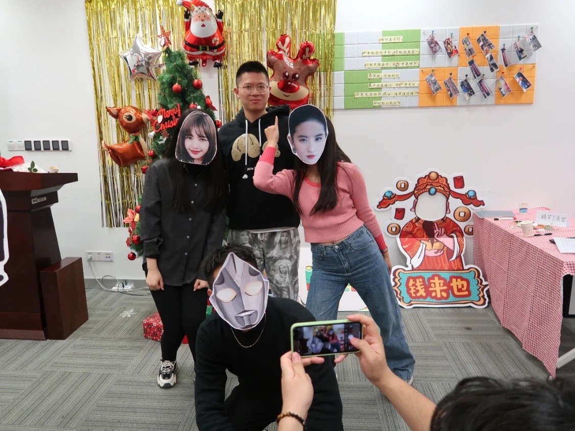 A Happy and Successful 2020 Cango Chairy Bazaar Celebrating Christmas and New Year A Happy and Successful 2020 Cango Chairy Bazaar Celebrating Christmas and New Year