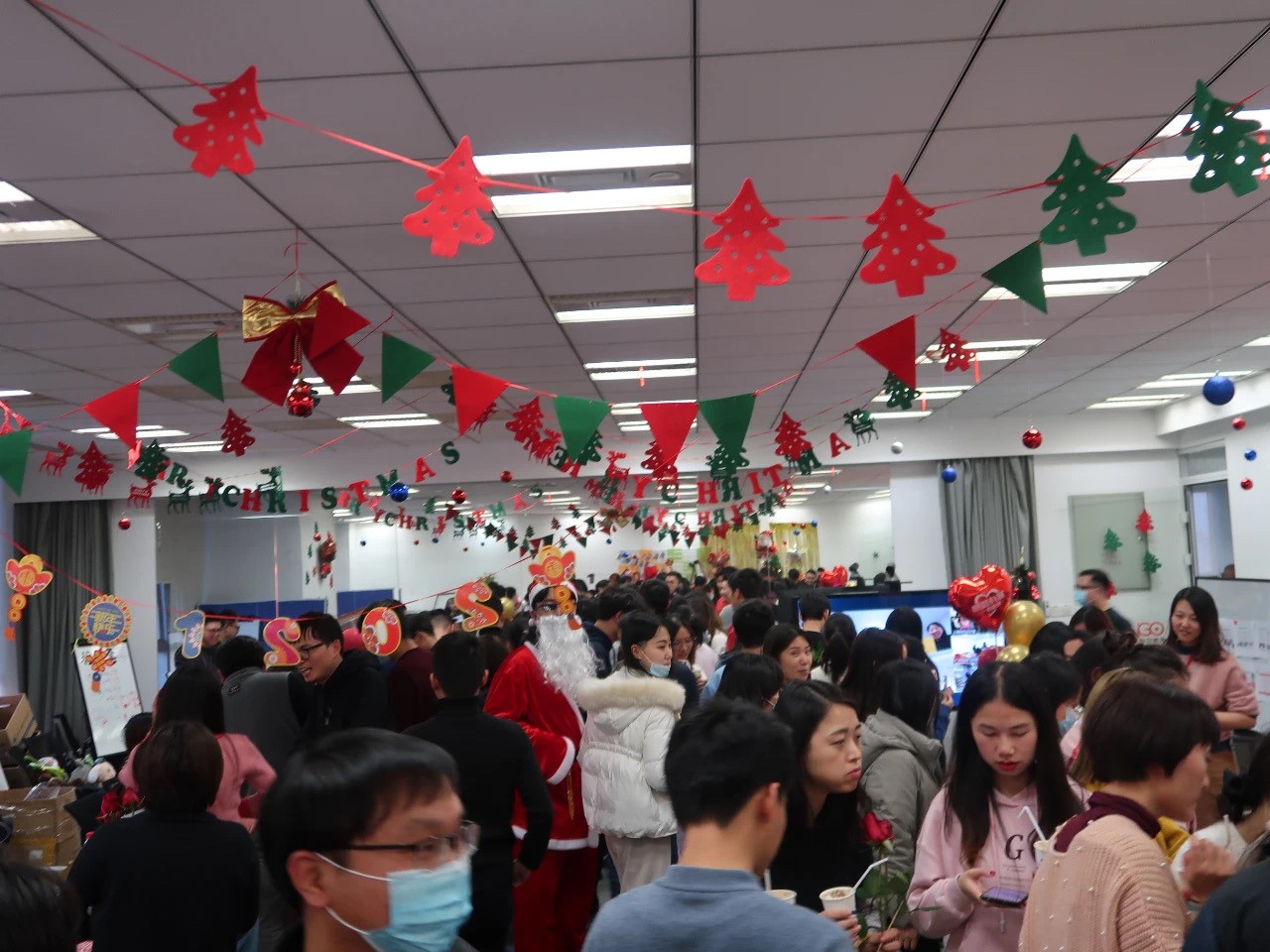 A Happy and Successful 2020 Cango Chairy Bazaar Celebrating Christmas and New Year A Happy and Successful 2020 Cango Chairy Bazaar Celebrating Christmas and New Year