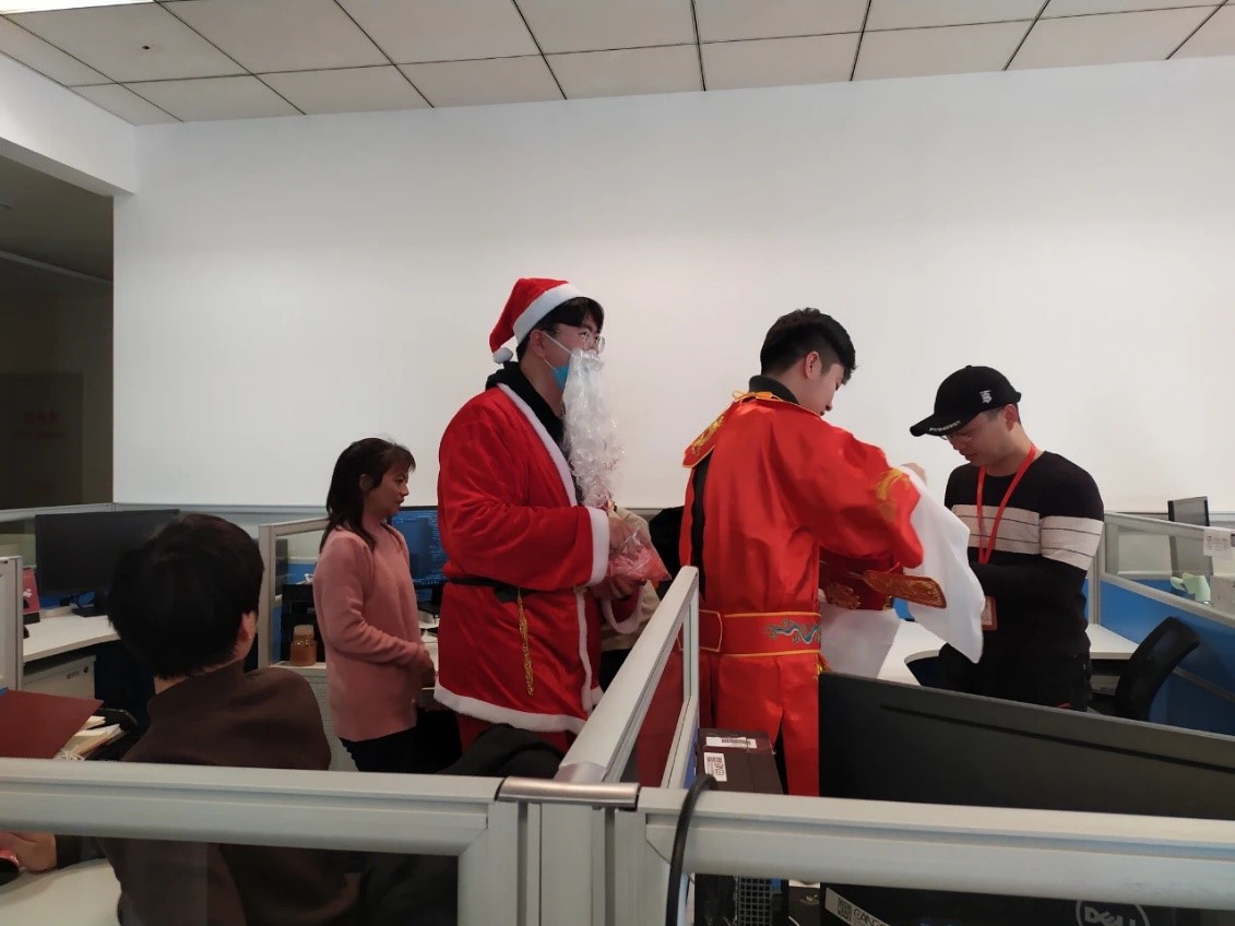 A Happy and Successful 2020 Cango Chairy Bazaar Celebrating Christmas and New Year A Happy and Successful 2020 Cango Chairy Bazaar Celebrating Christmas and New Year